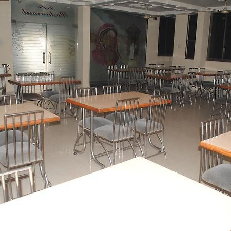 Hotel Vinayak Palace Nawalgarh ภายนอก รูปภาพ