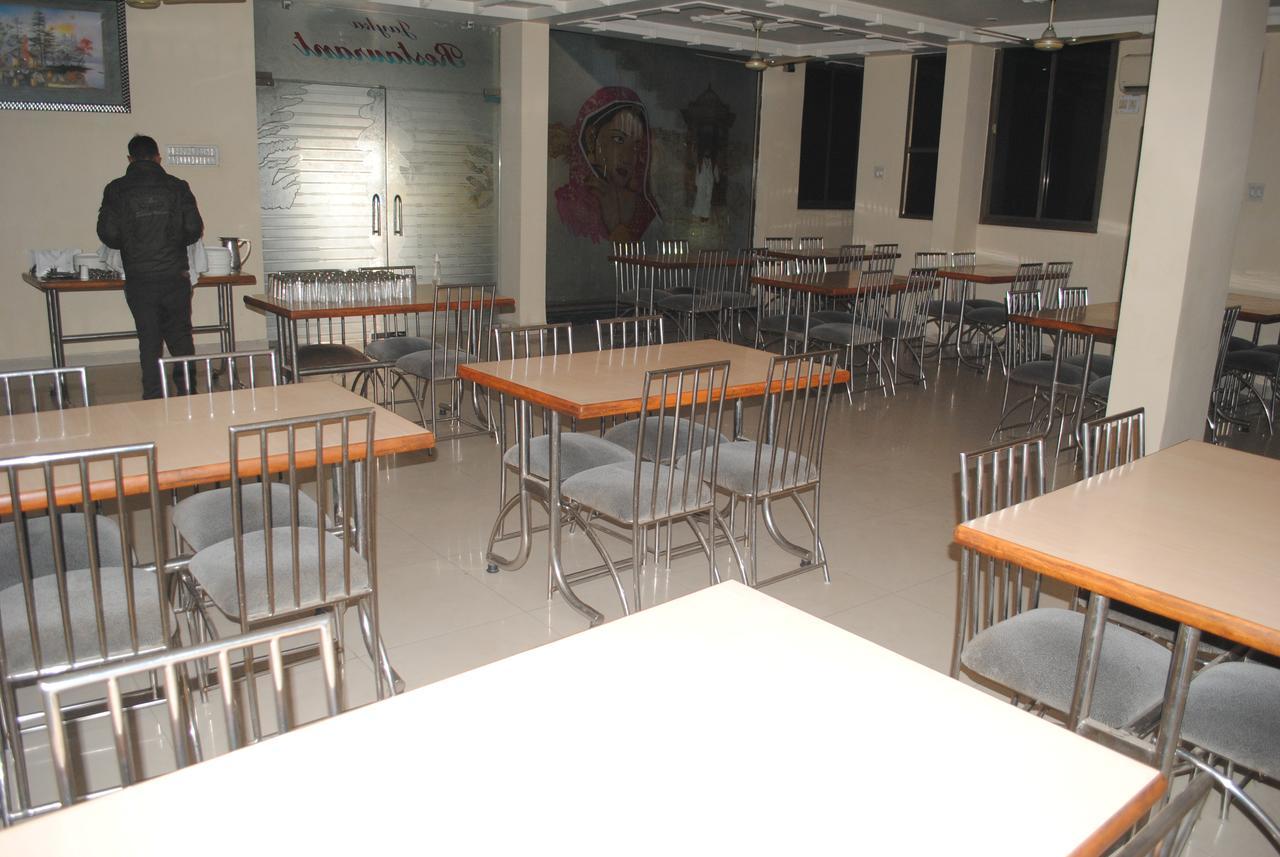 Hotel Vinayak Palace Nawalgarh ภายนอก รูปภาพ