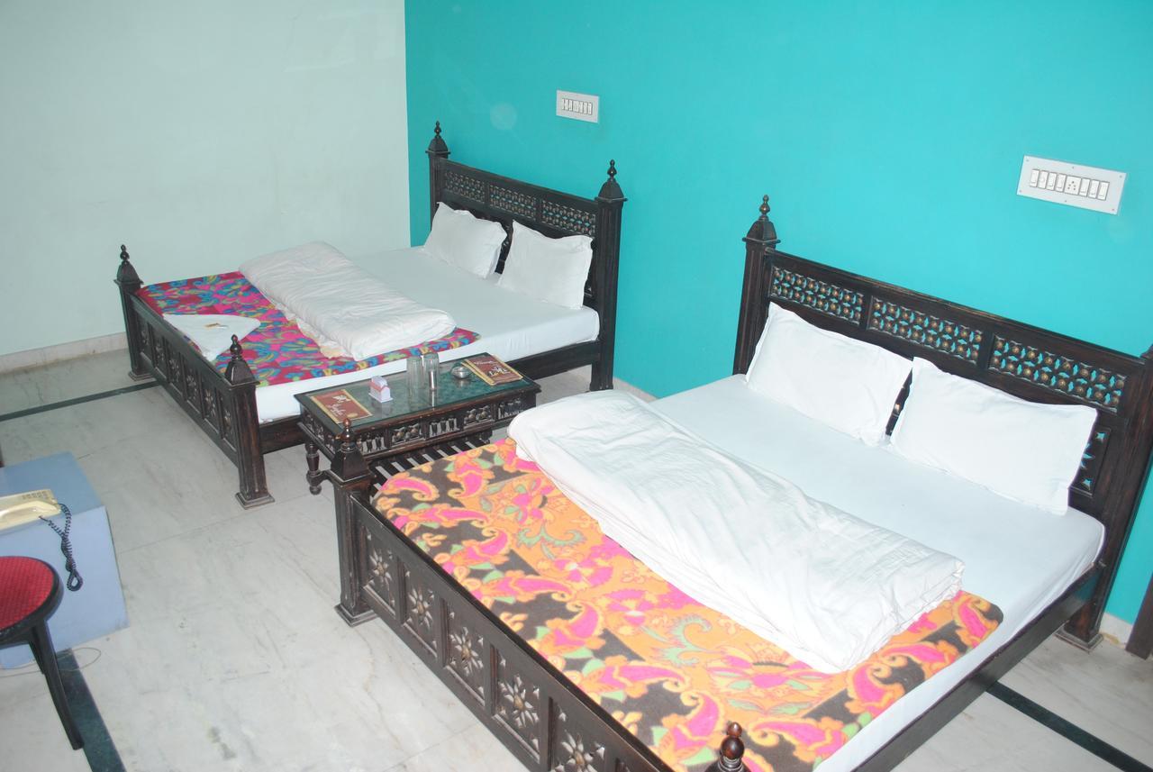 Hotel Vinayak Palace Nawalgarh ภายนอก รูปภาพ